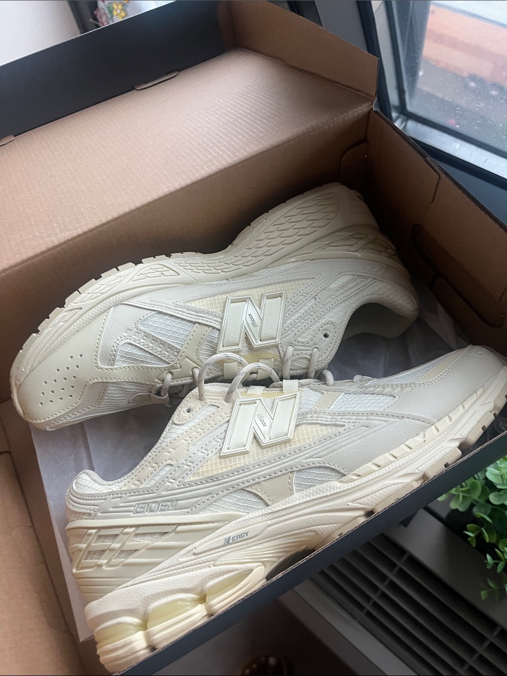 New Balance Women's Cream/Off-White Lace-Up Sneakers - Picture 6 of 6
